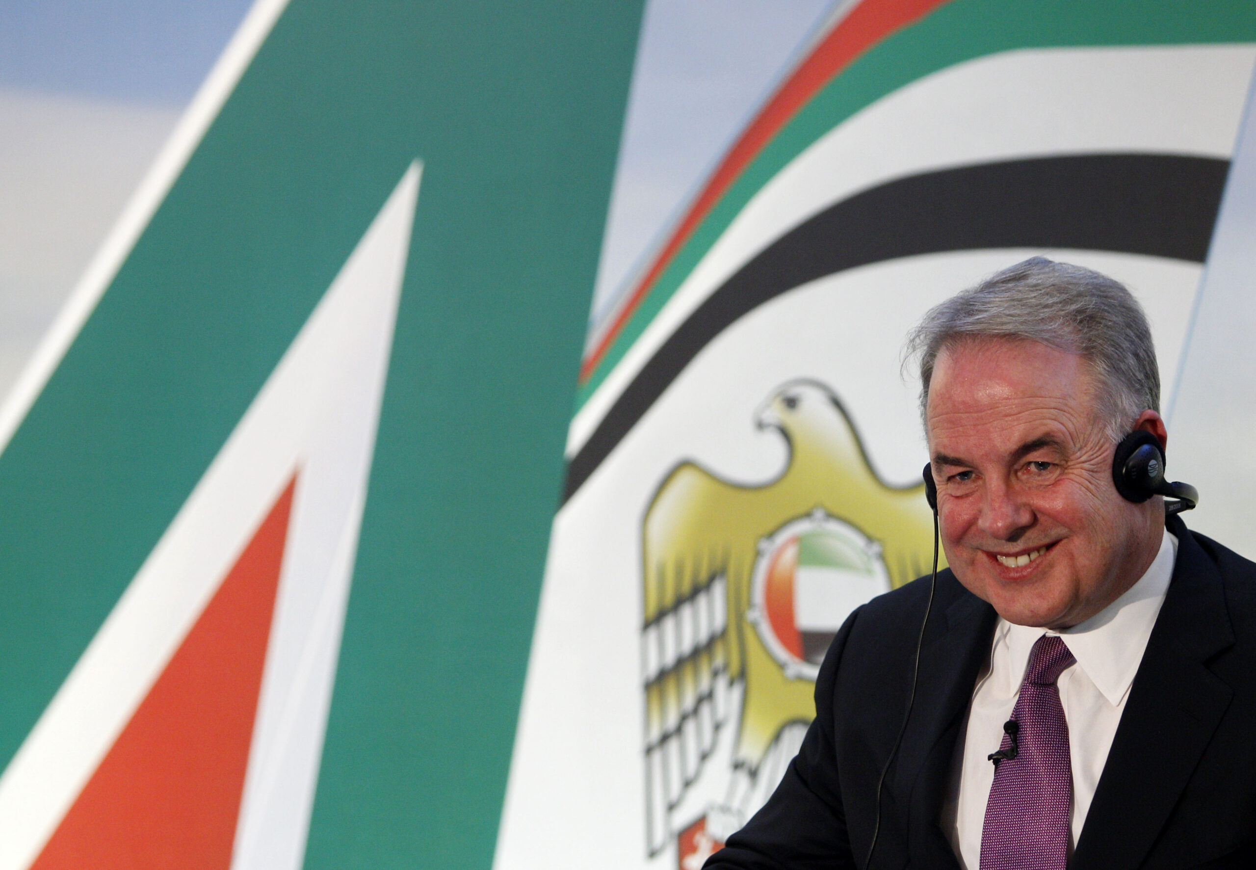 Etihad buys 49 percent of loss-making Alitalia