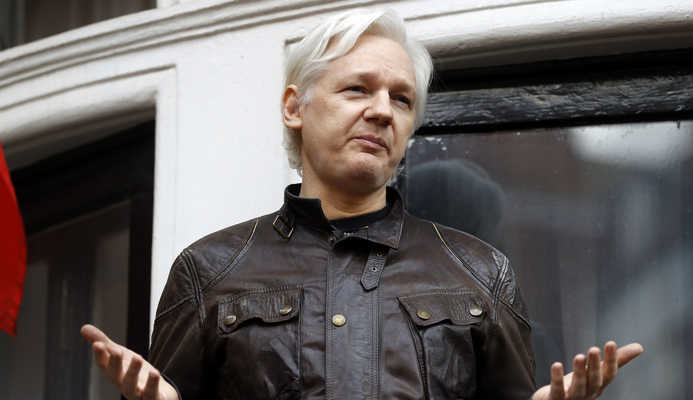 Julian Assange confirms data firm Trump hired during campaign offered to help with Hillary Clinton emails