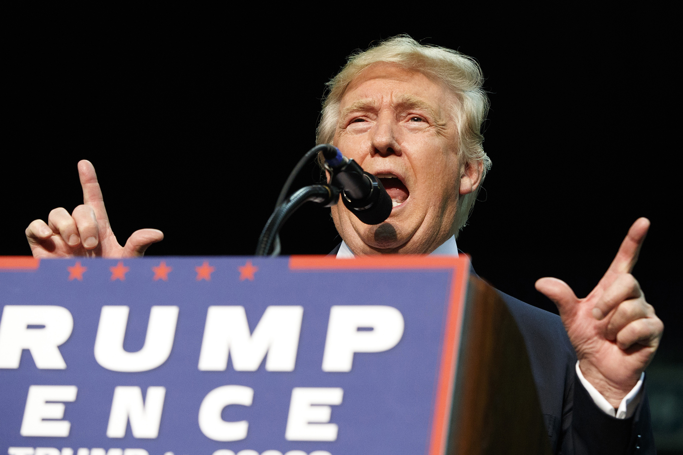Trump: Clinton could shoot someone in front of thousands and still get away with it