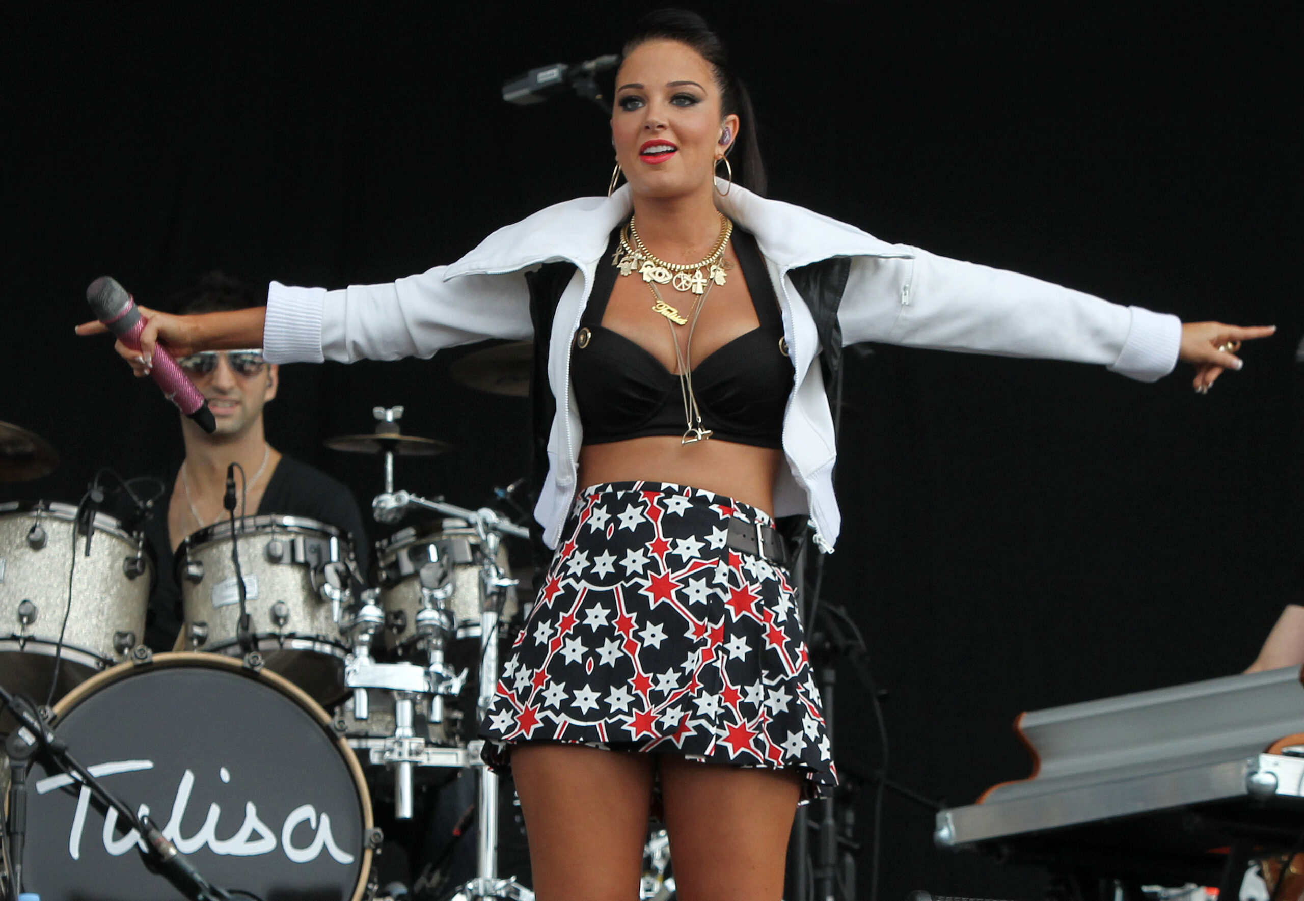 UK reports: ‘X Factor’ Tulisa held on drug claim