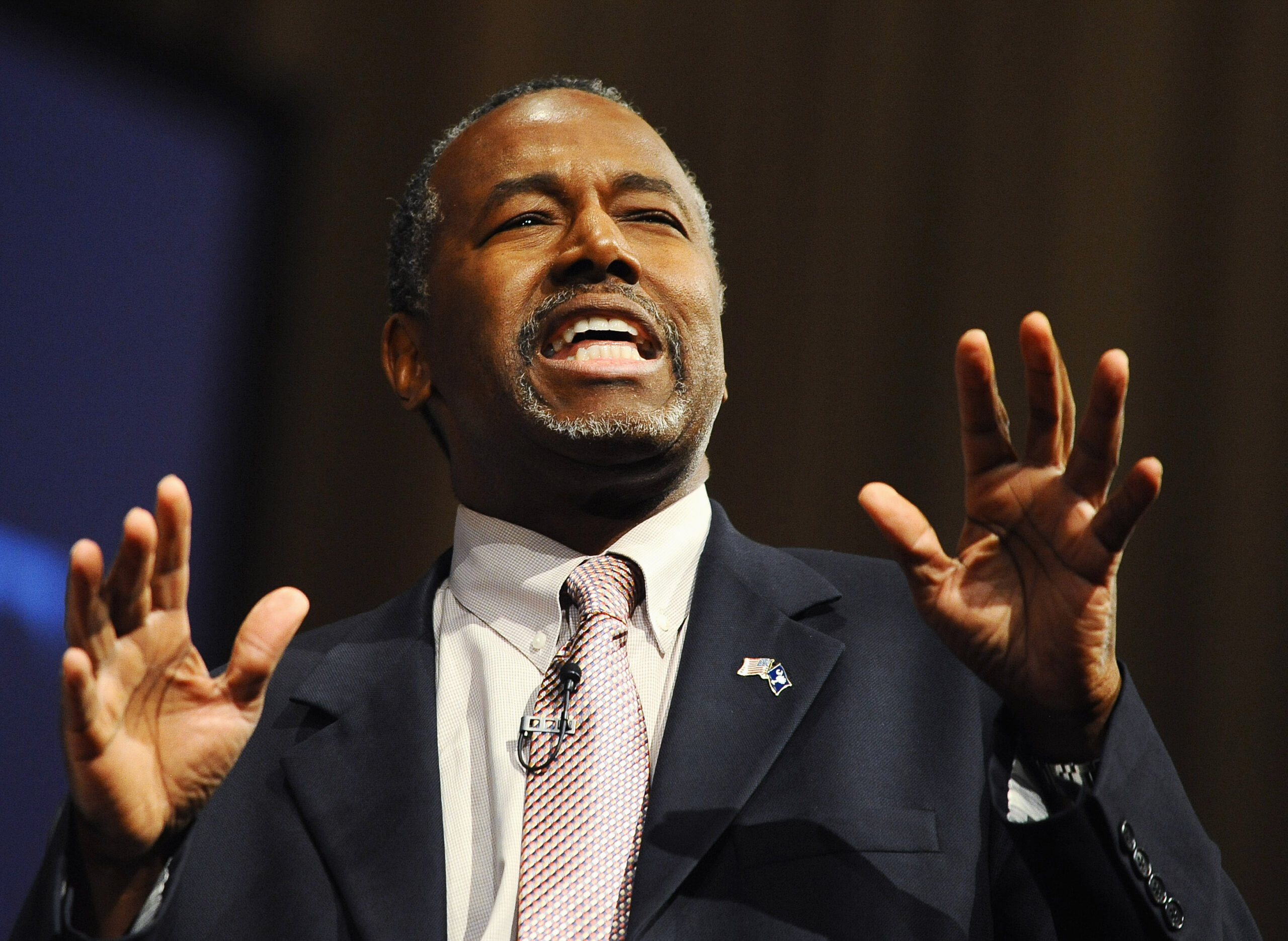 Carson pushes back on Trump ban on Muslims