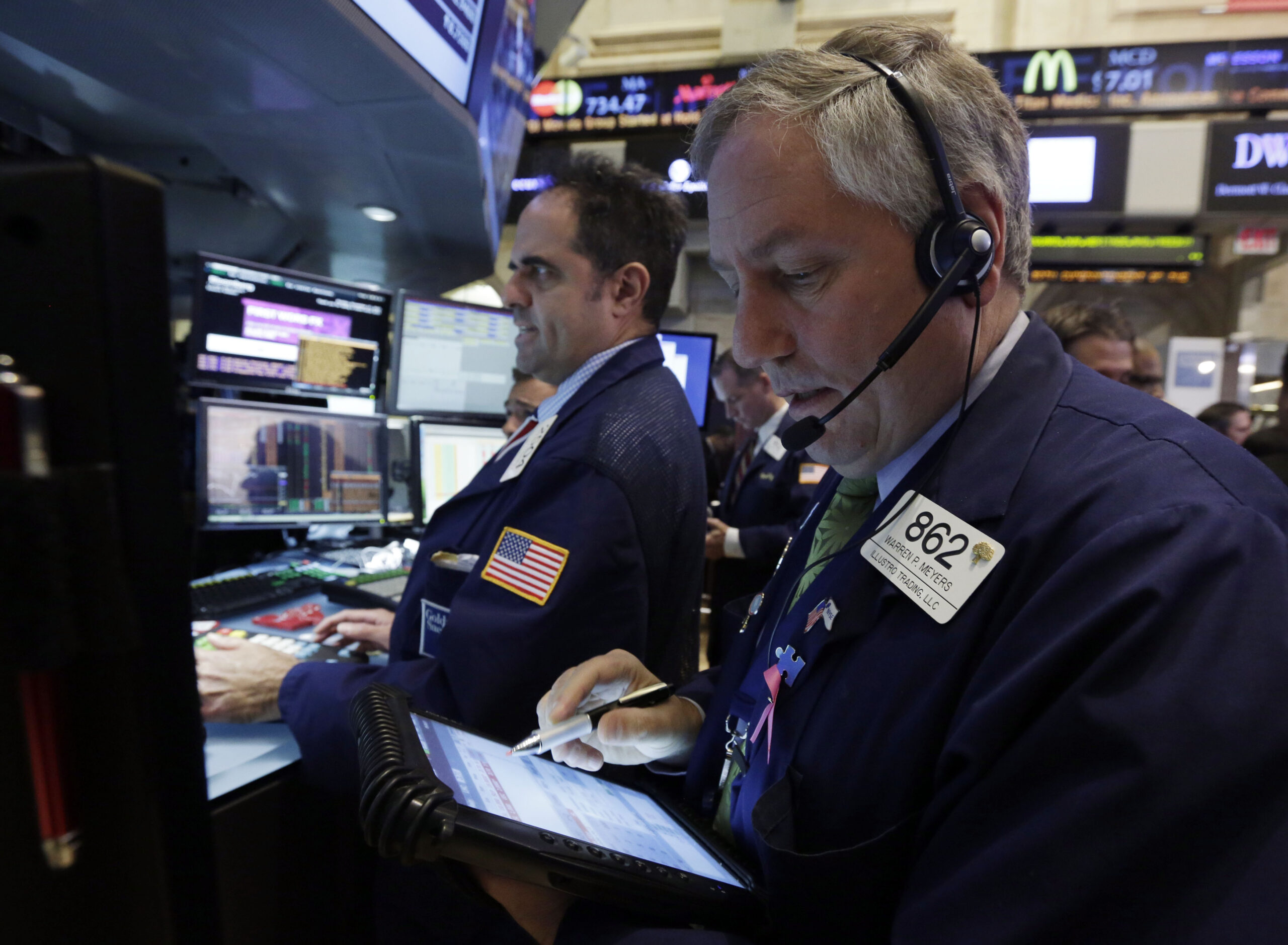 Stocks fluctuate near records on stimulus, earnings bets