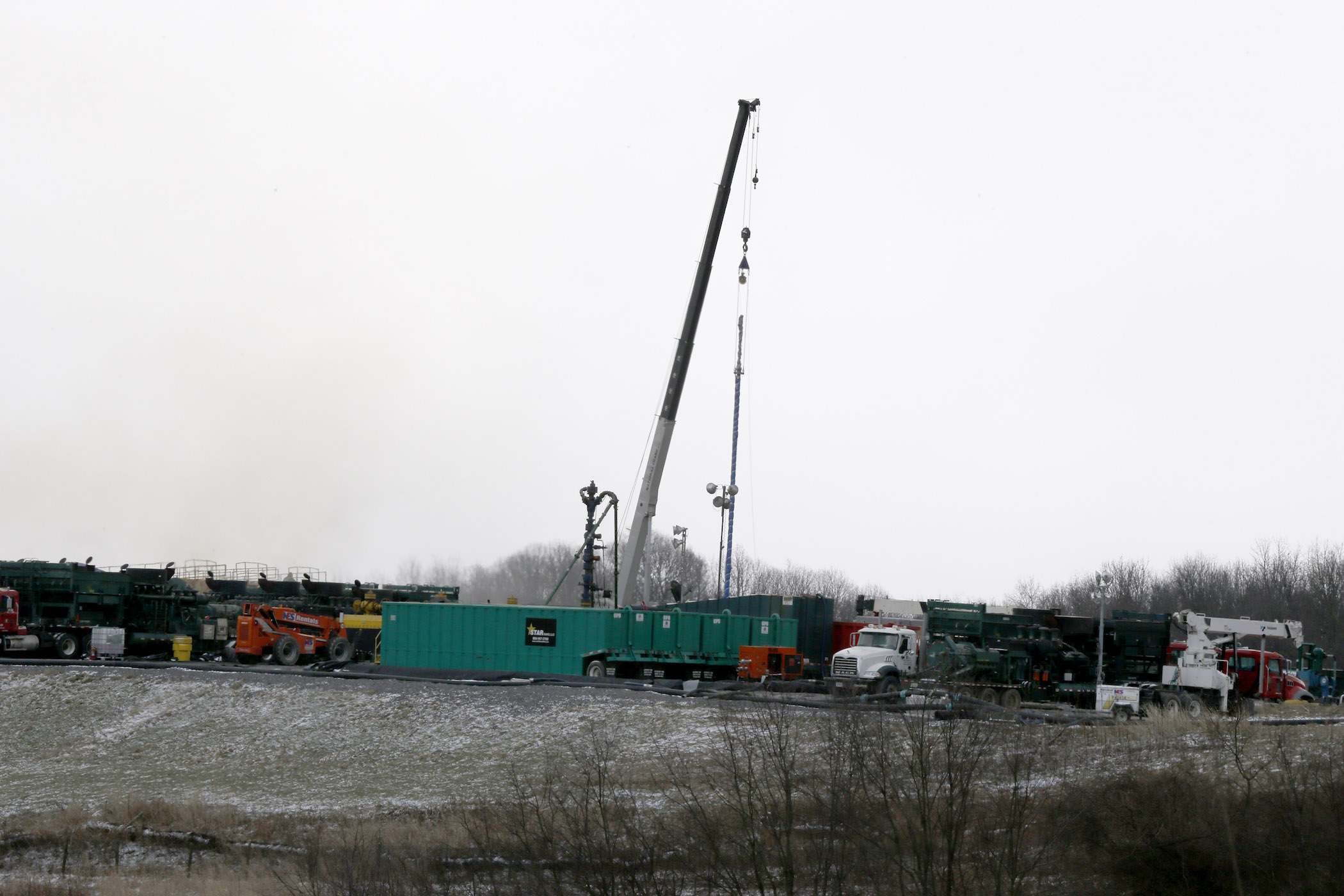 EPA halts rules on frackers ahead of climate decision