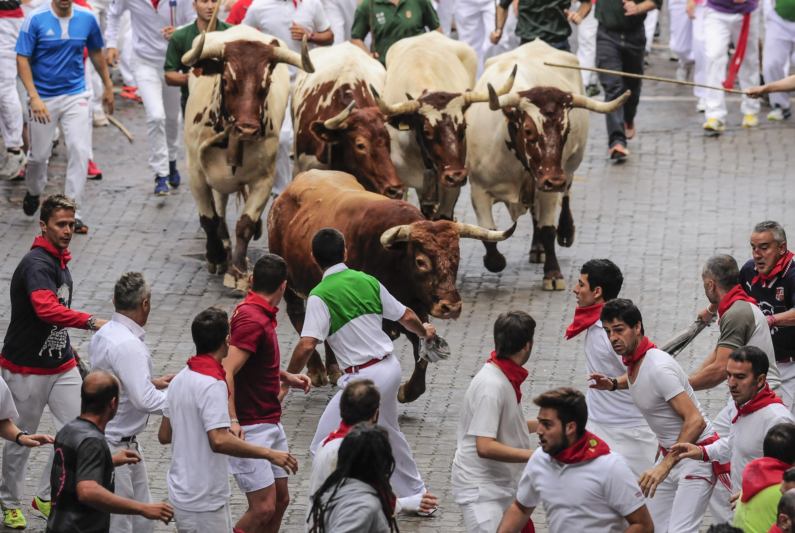 Bull gores 2 in final run of Spain’s San Fermin