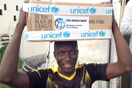 With funds from the World Bank Group, UNICEF delivers essential supplies to Sierra Leone on September 5, 2014. World Bank photo.