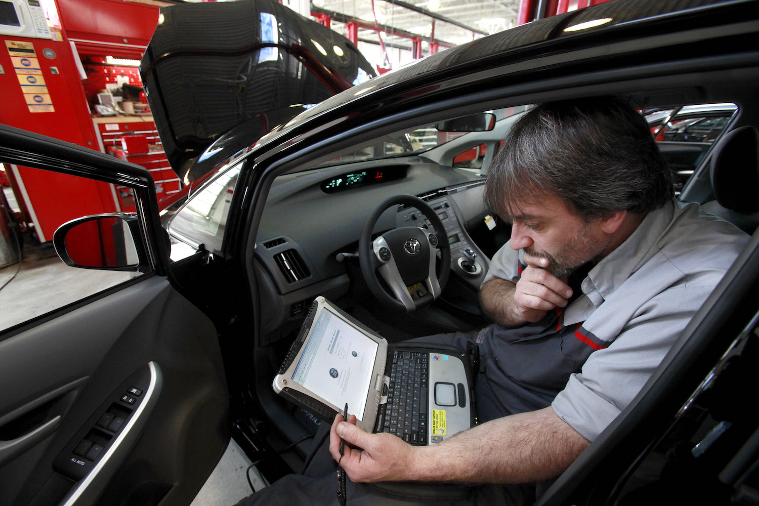 WikiLeaks warns CIA can hack cars for ‘undetectable assassinations’