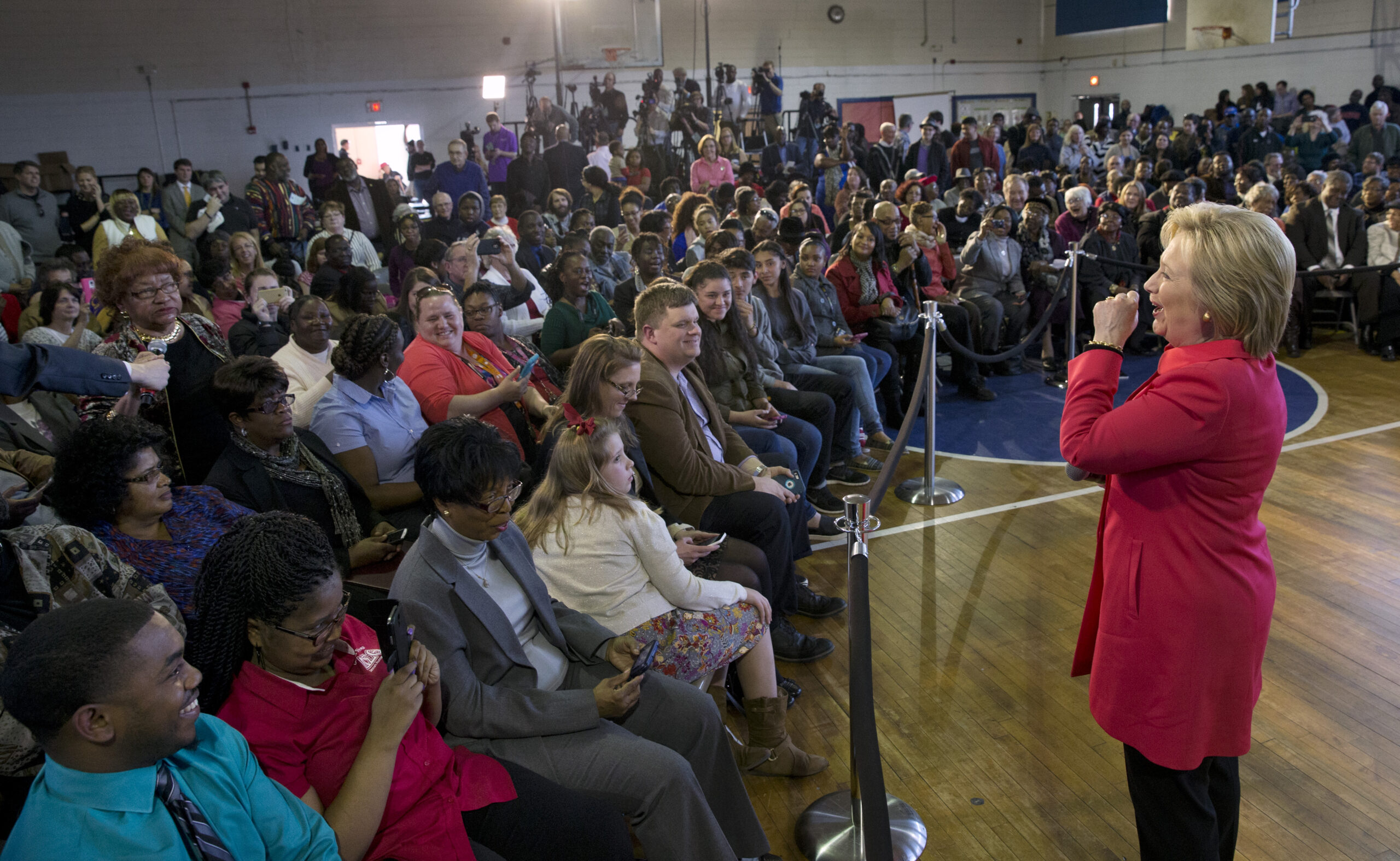 Clinton introduces $125 million jobs plan in S.C.