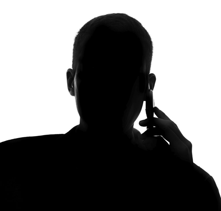 Privacy advocates and defense lawyers say that because cellphones potentially contain vast amounts of personal information unrelated to a person's arrest, they should be off limits to a police search without a warrant. (Thinkstock)