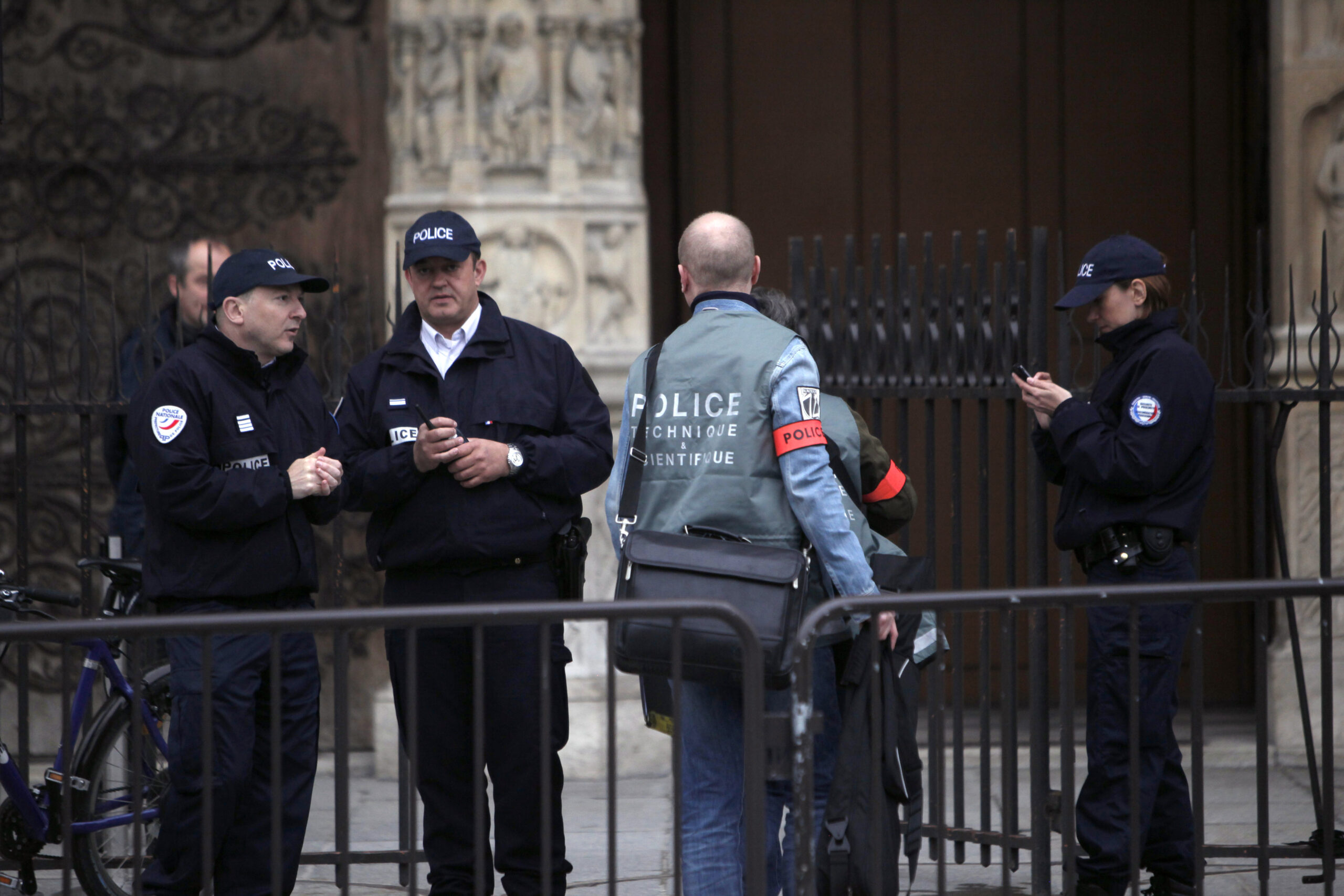 Suicide at Notre Dame Cathedral in Paris