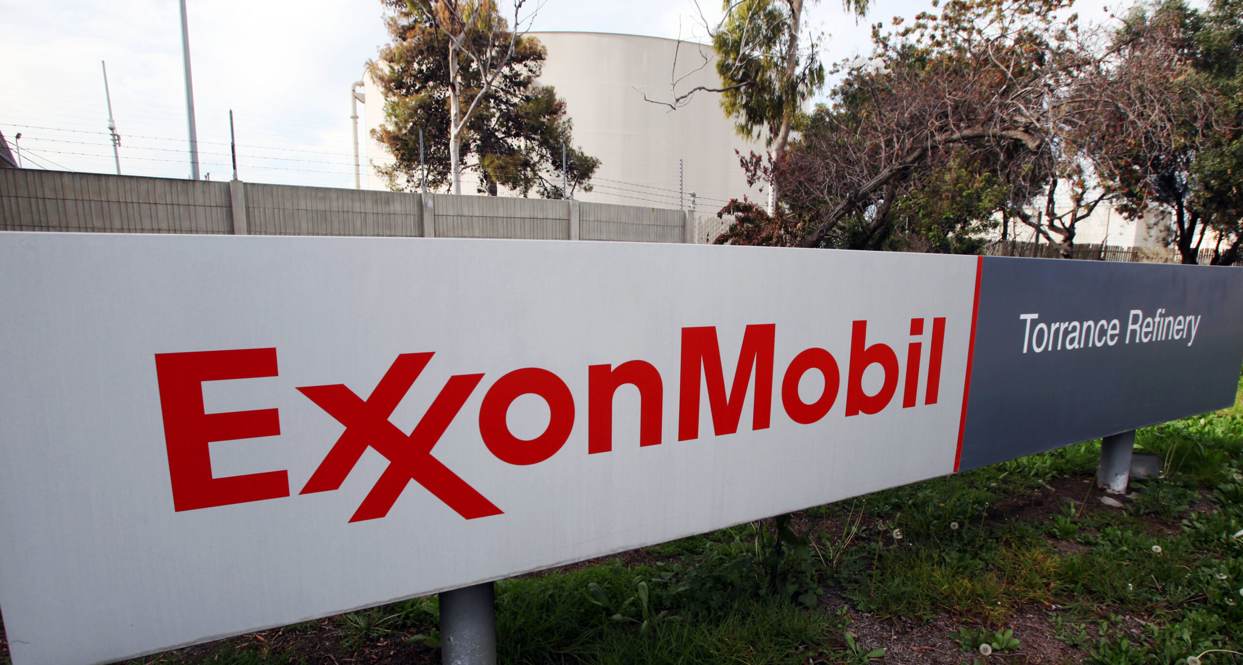 GOP to hold Sept. hearing on Exxon climate probe