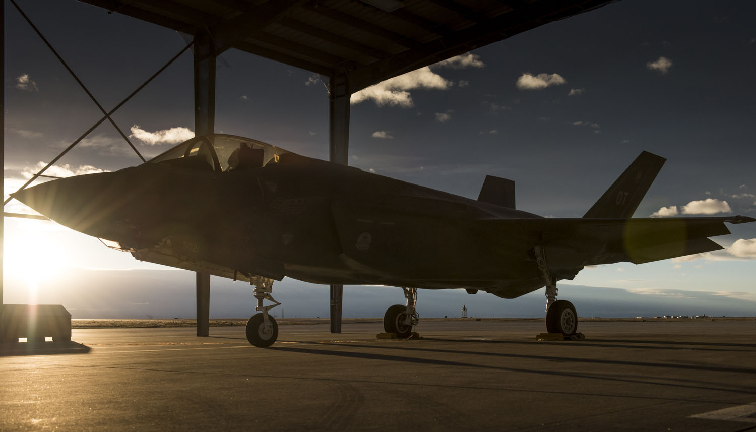 Trump team aims for quicker deals, lower costs for F-35s