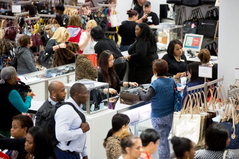 U.S. consumers are feeling confident in the economy heading into the holiday season. (AP Photo)