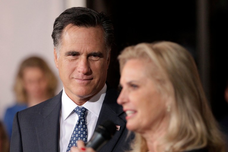 Romney, Obama storm Virginia to kick off campaigns