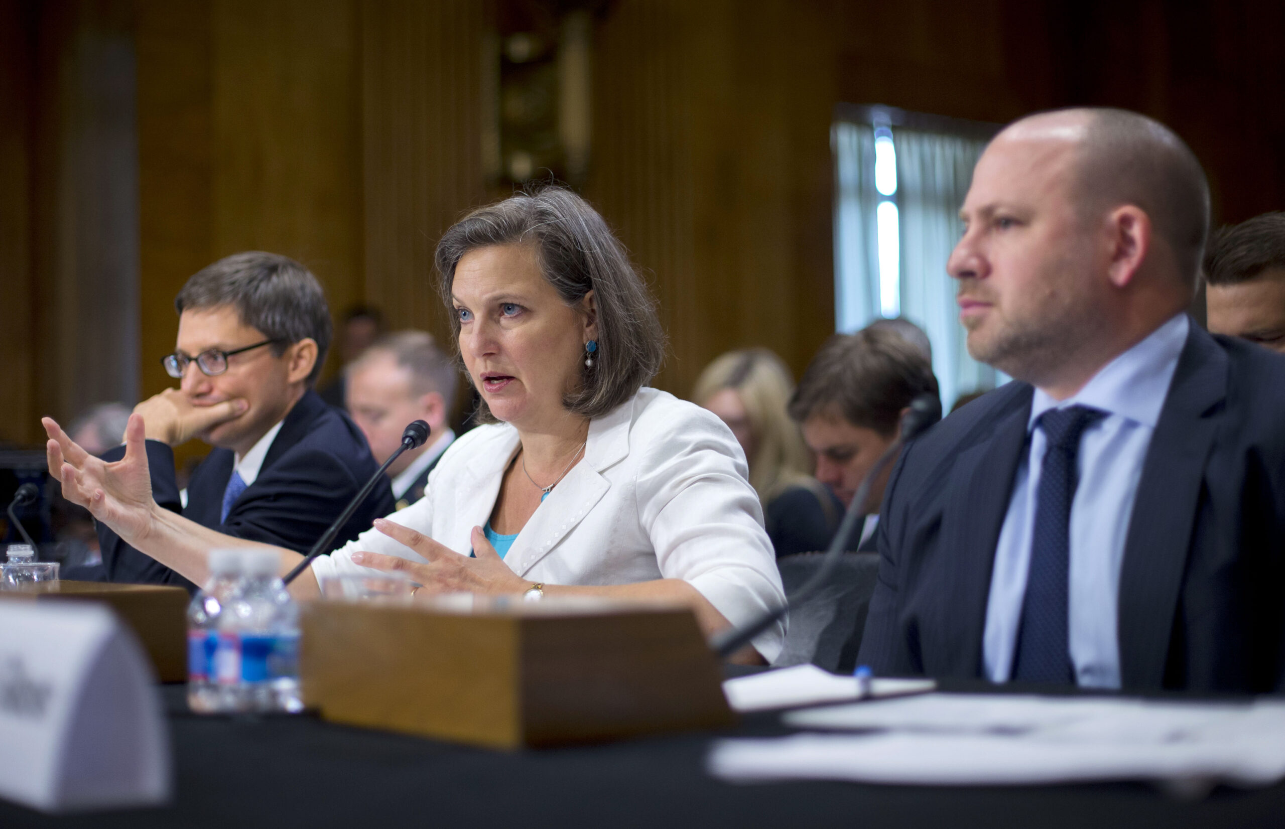 Senators press for more sanctions on Russia