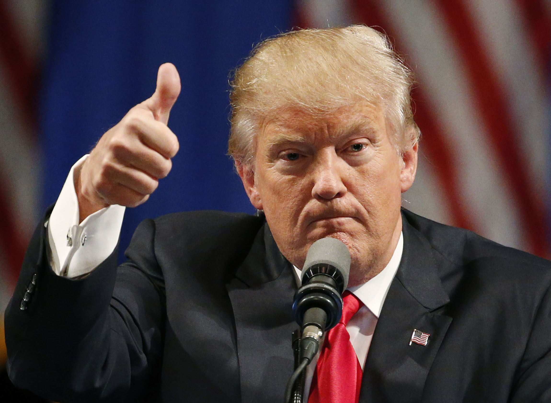 Trump would scrap no-politicking rule for religious groups