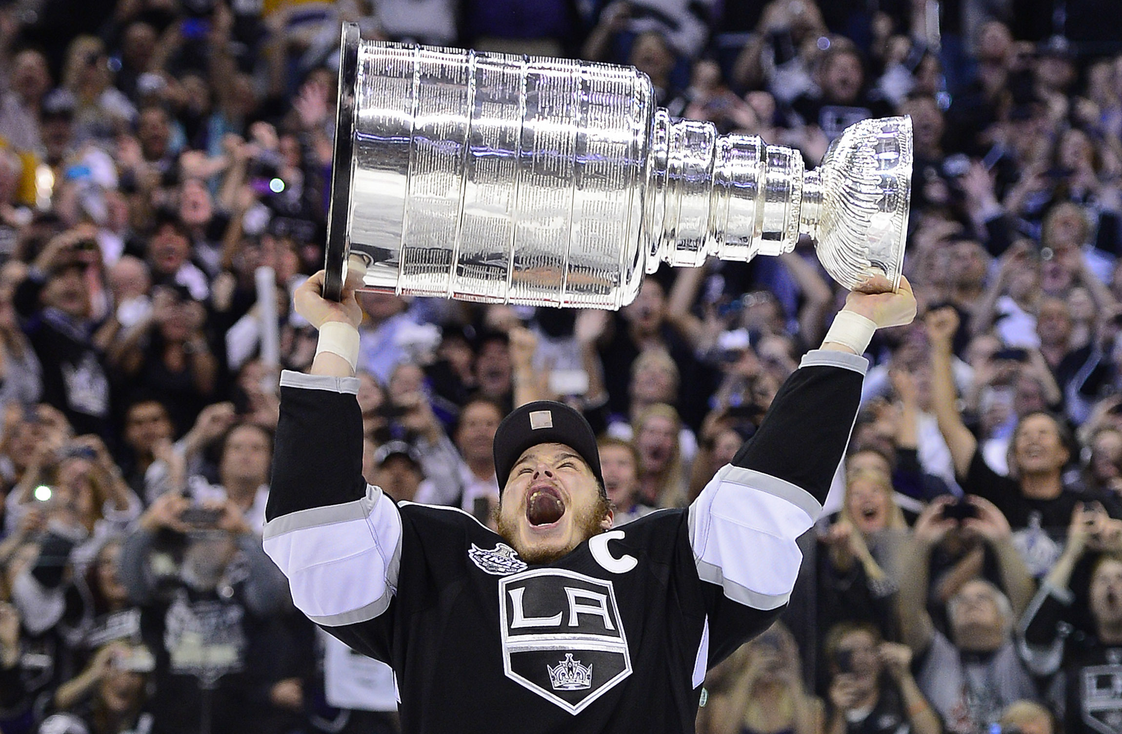 LA Kings beat Devils 6-1, claim 1st Stanley Cup
