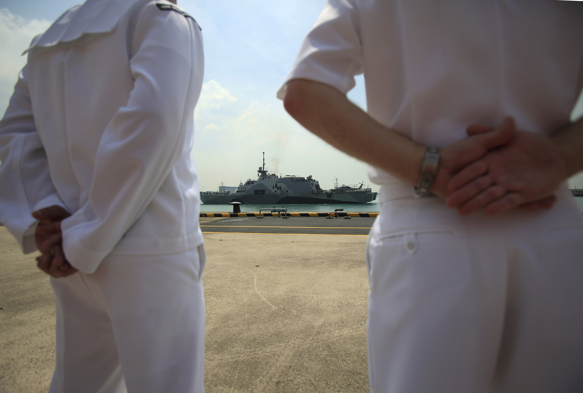 Senior DoD contracting officer pleads guilty to accepting bribes in Navy fraud case