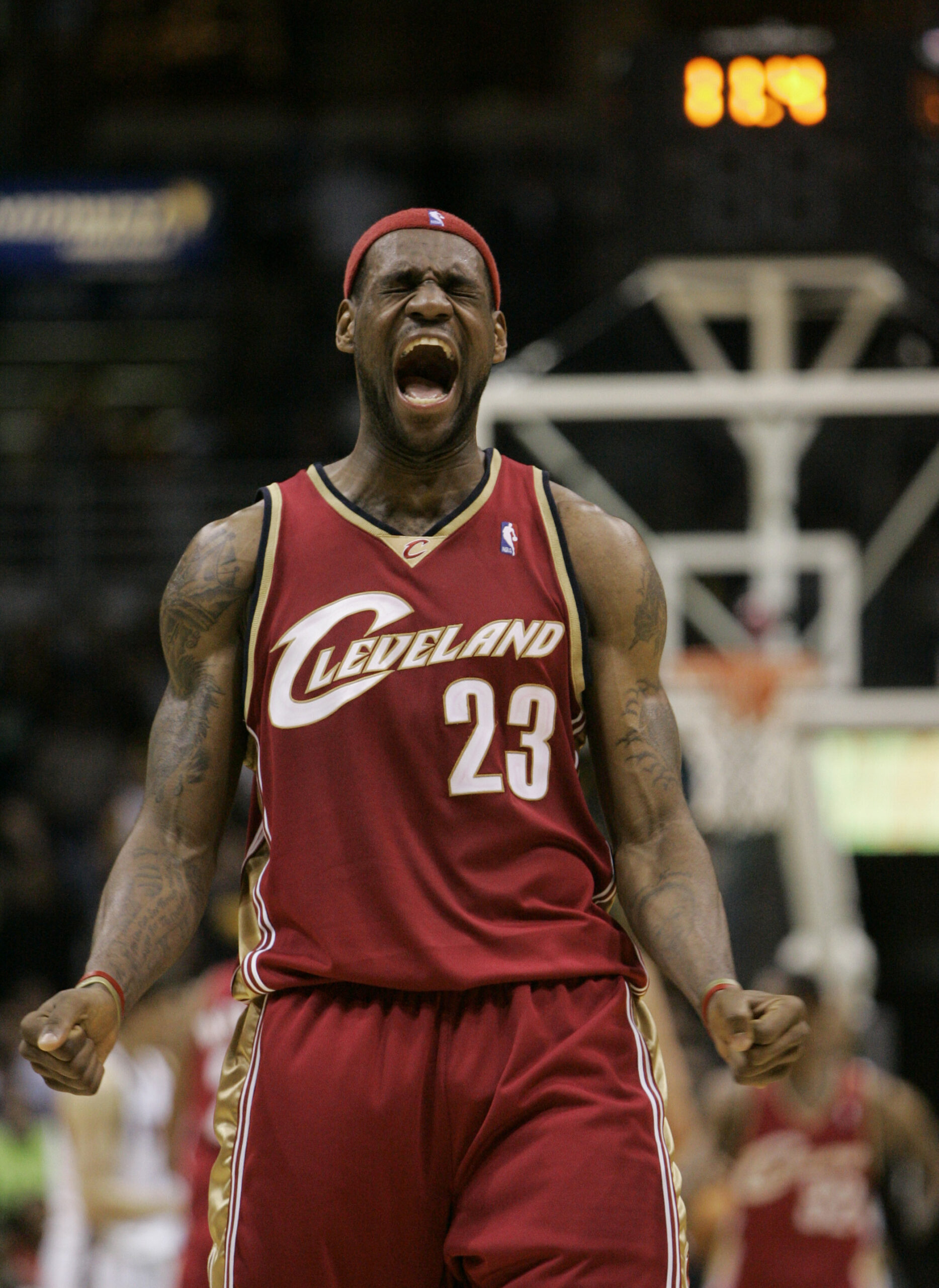 LeBron James returns to Cavs: ‘I’m coming home’
