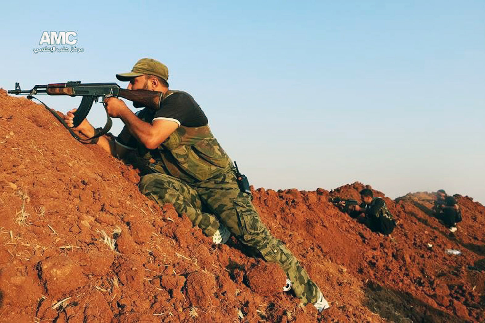 Syria strikes militants as US targets them in Iraq