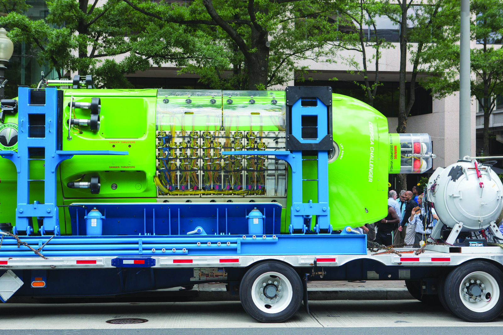 James Cameron directs Congress: Fund deep sea exploration