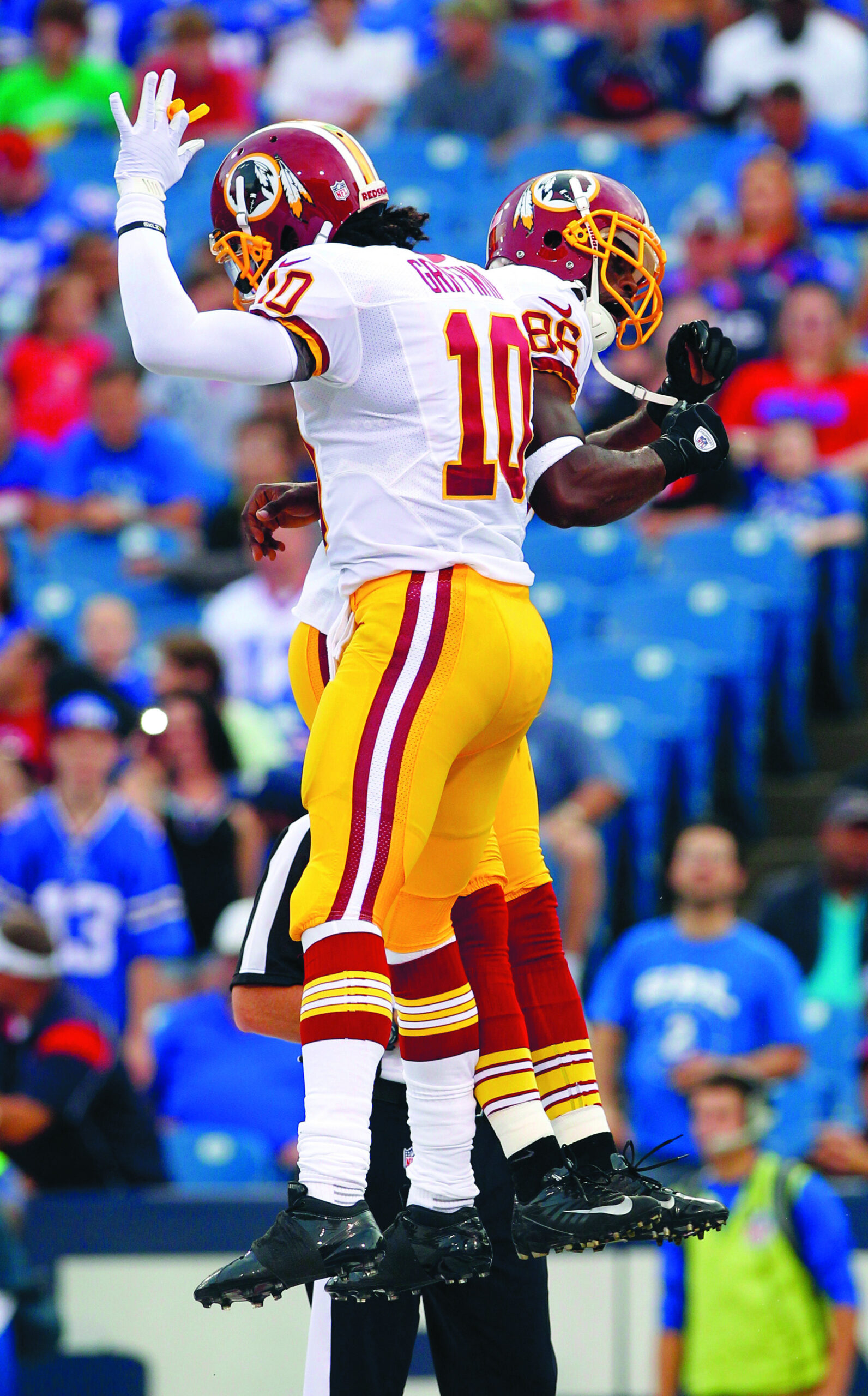 RG3 throws TD in preseason debut