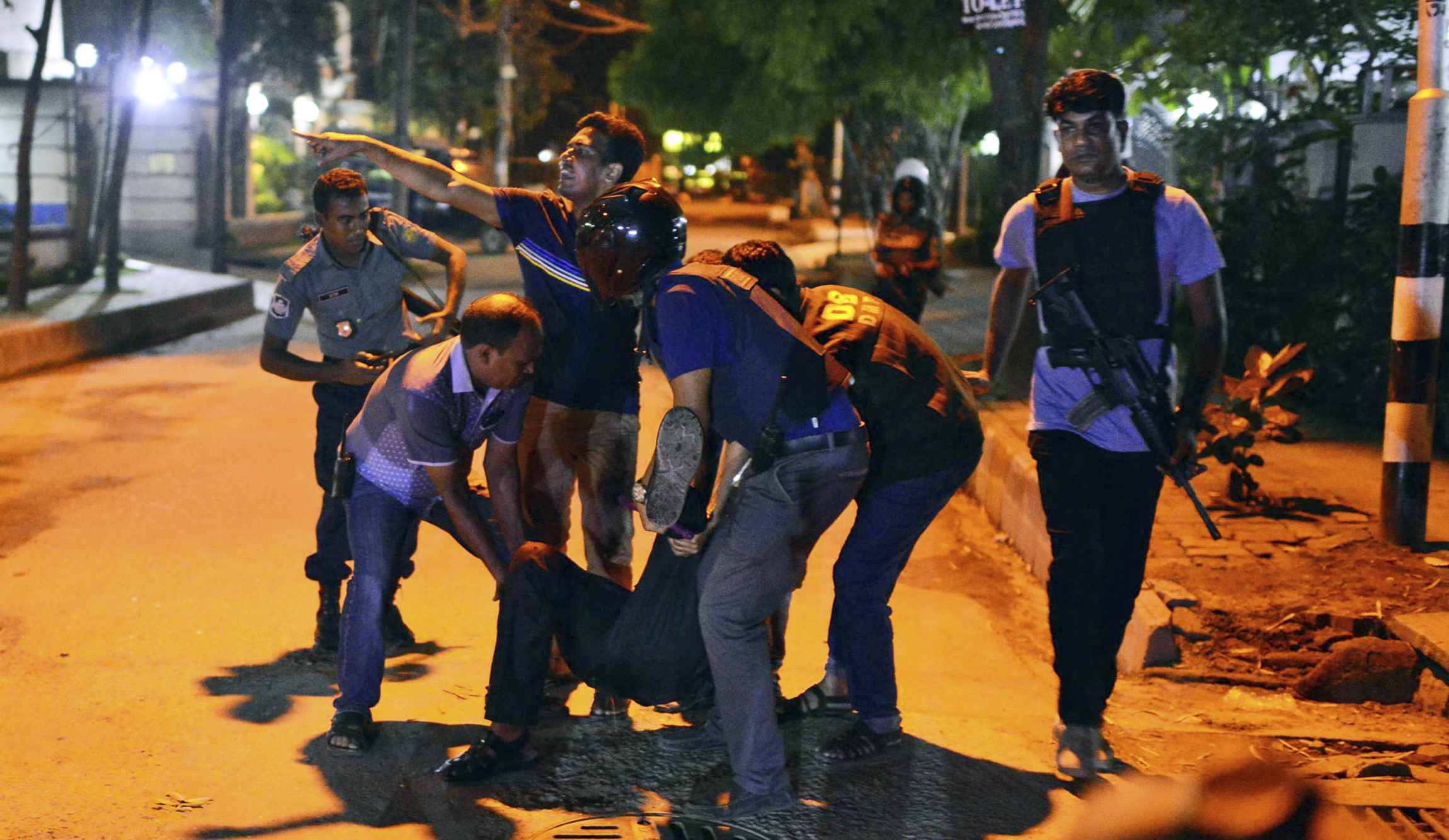 20 hostages killed, 13 rescued in Bangladesh after 10-hour standoff