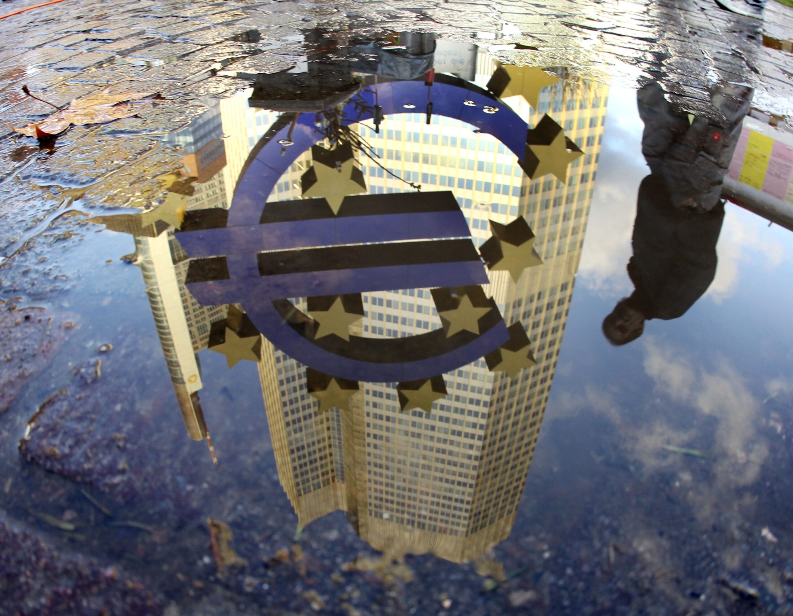 Euro healing, but still distant No. 2 to US dollar