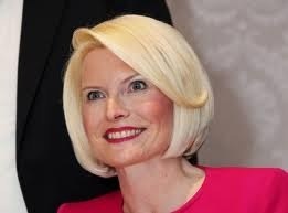 Gingrich demands Obama apology for De Niro joke