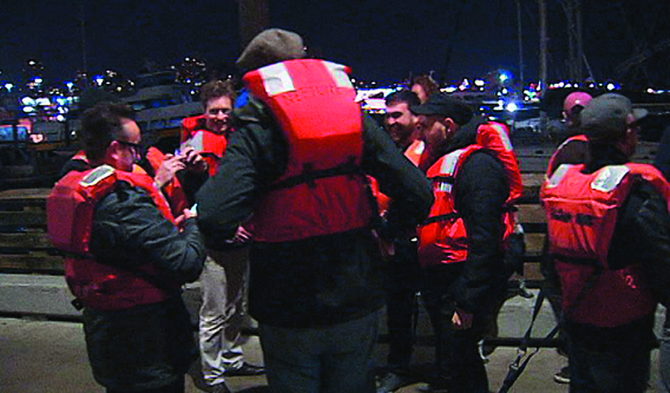 22 saved from sinking boat in San Francisco Bay