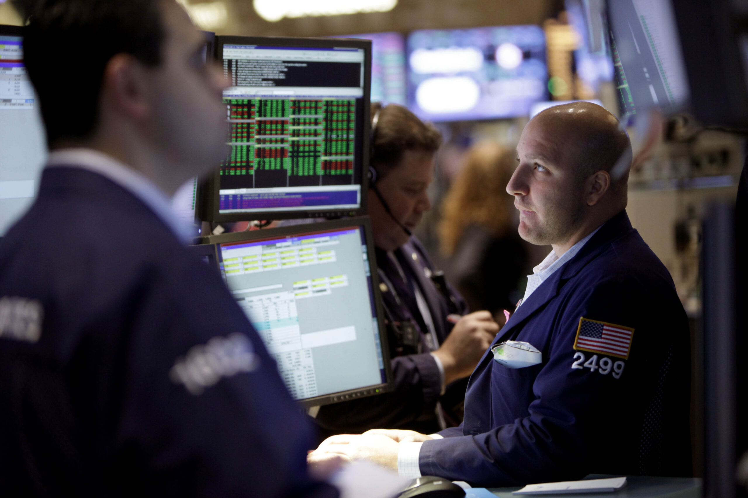 Stocks mixed after weak manufacturing report
