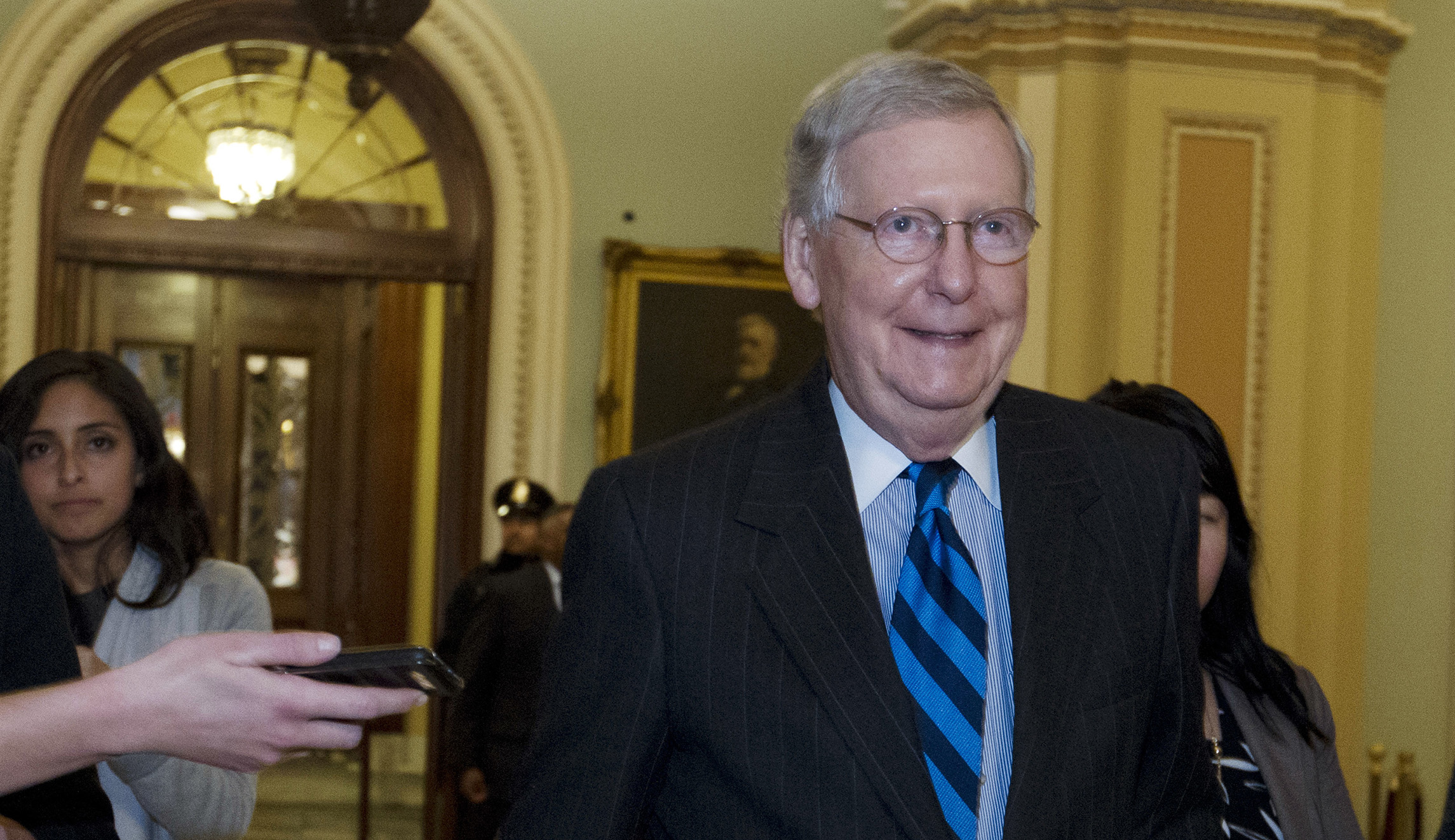 Mitch McConnell tells Democrats they can vote on Dreamers if they end the shutdown