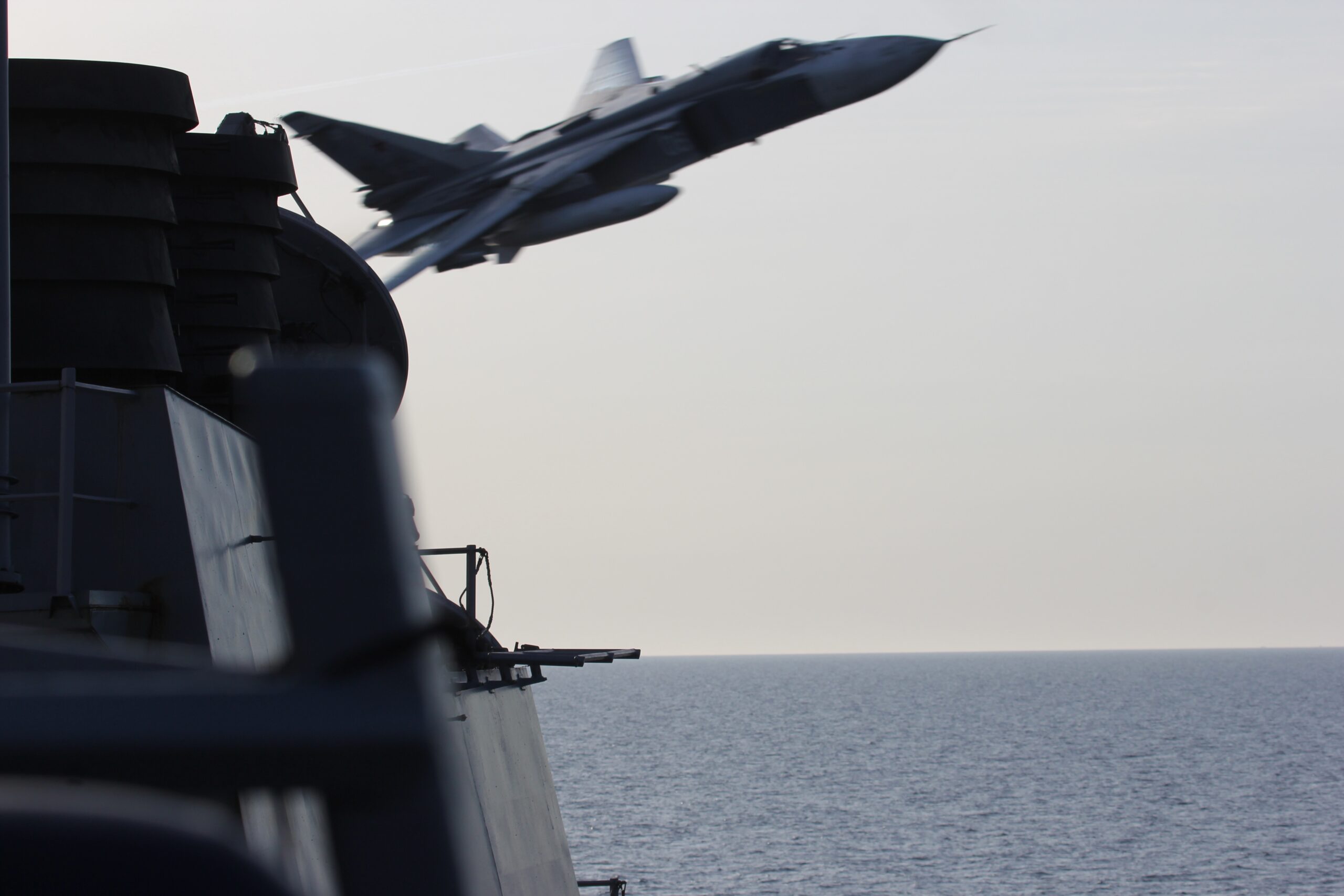 WATCH: Russian attack jets buzz U.S. destroyer