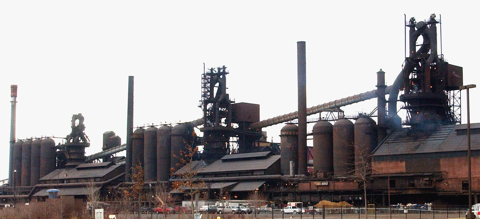 State updates permits for steelmaker, oil refinery