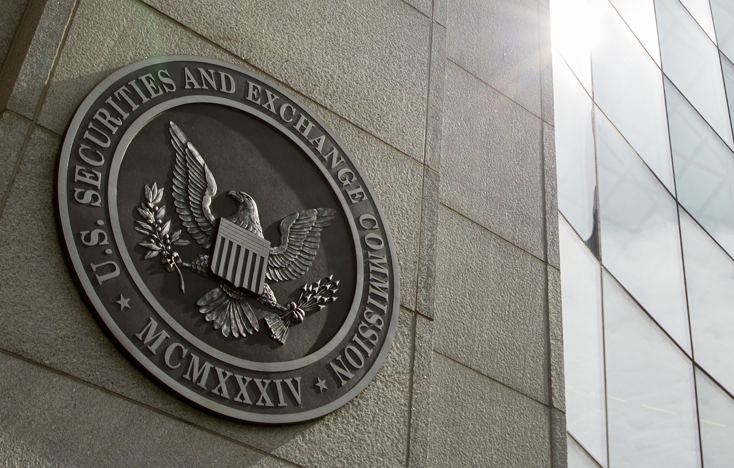 SEC to reconsider CEO pay ratio disclosure rules