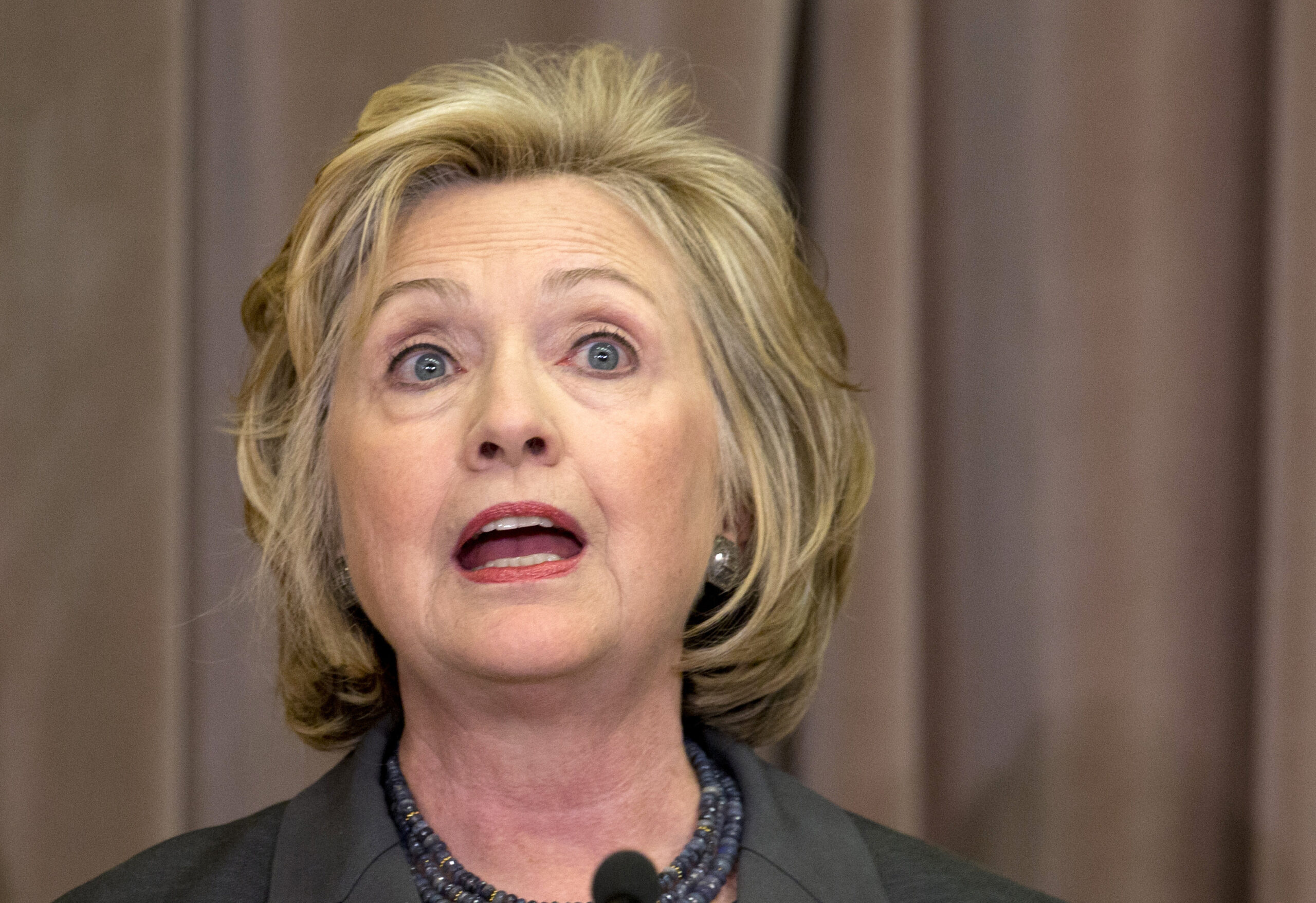 Clinton juggernaut hits 2014 campaign trail