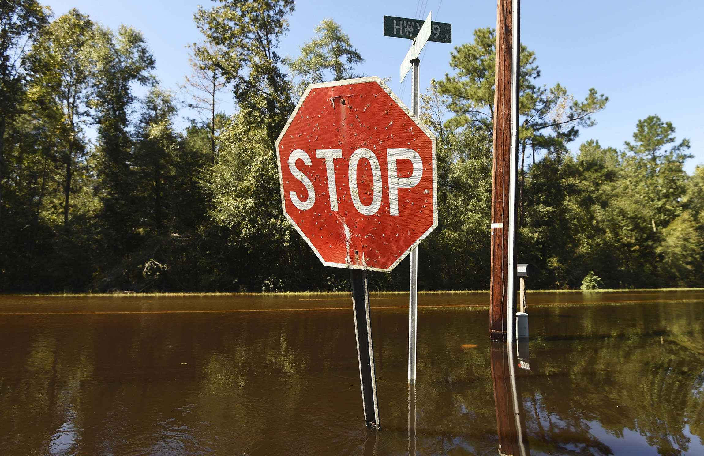 Clinton uses Hurricane Matthew deaths to play up climate threat
