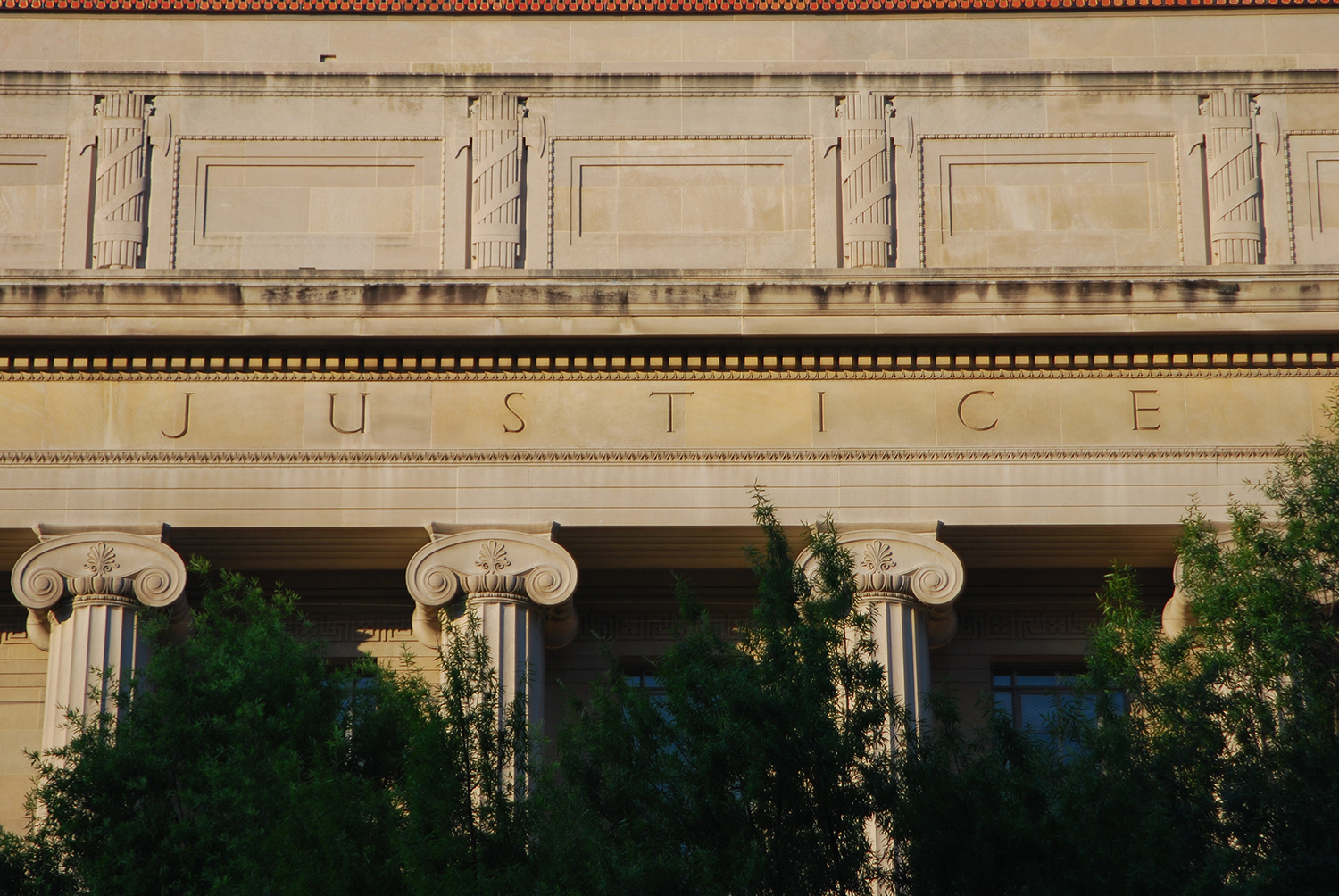 If you want the feds’ money, cooperate with the feds