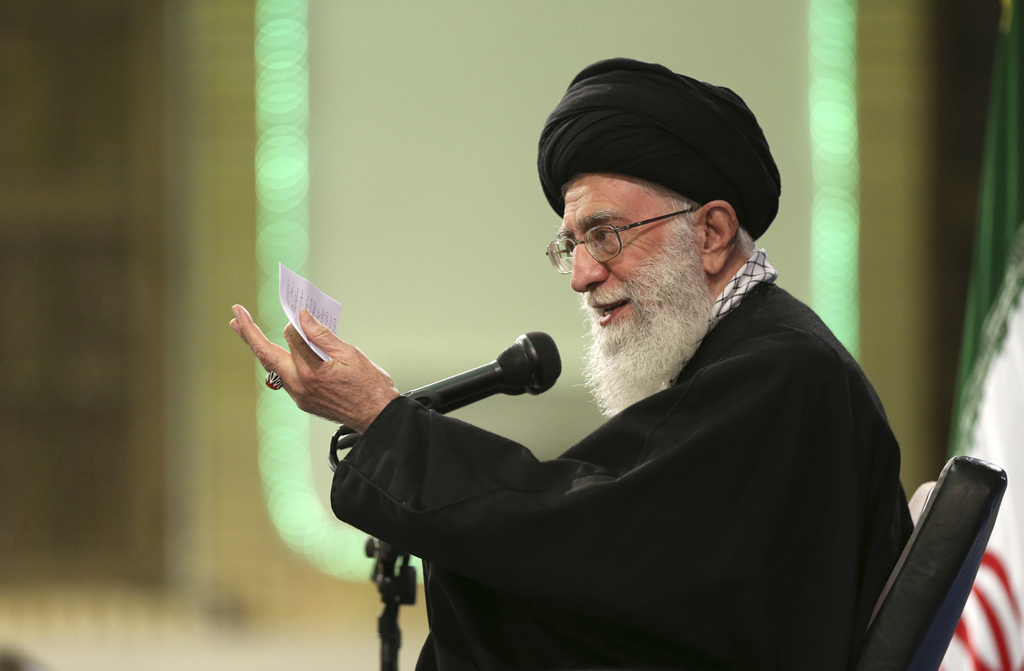 Iranian leaders insist on immediate sanctions relief