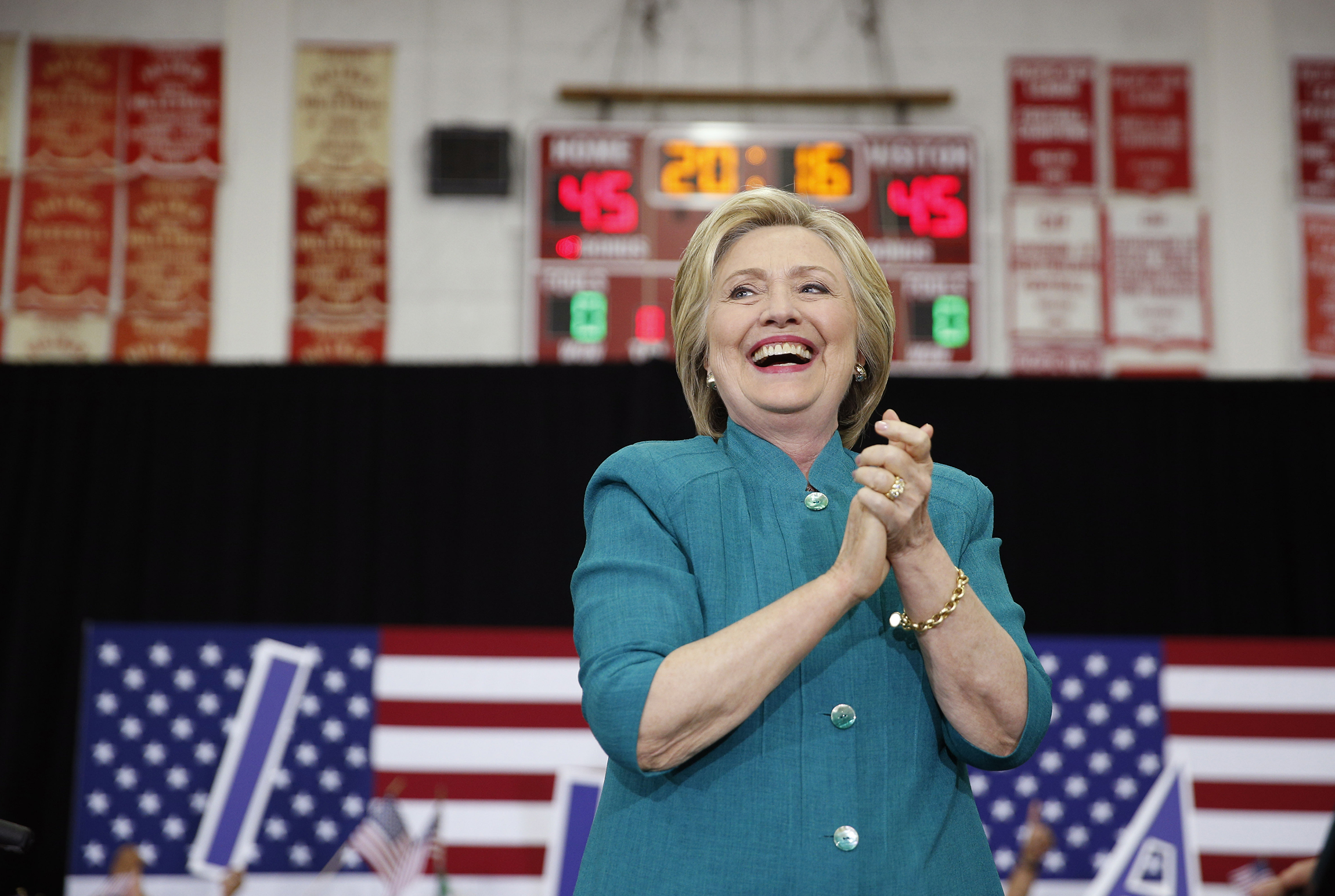 Clinton clinches Democratic nomination