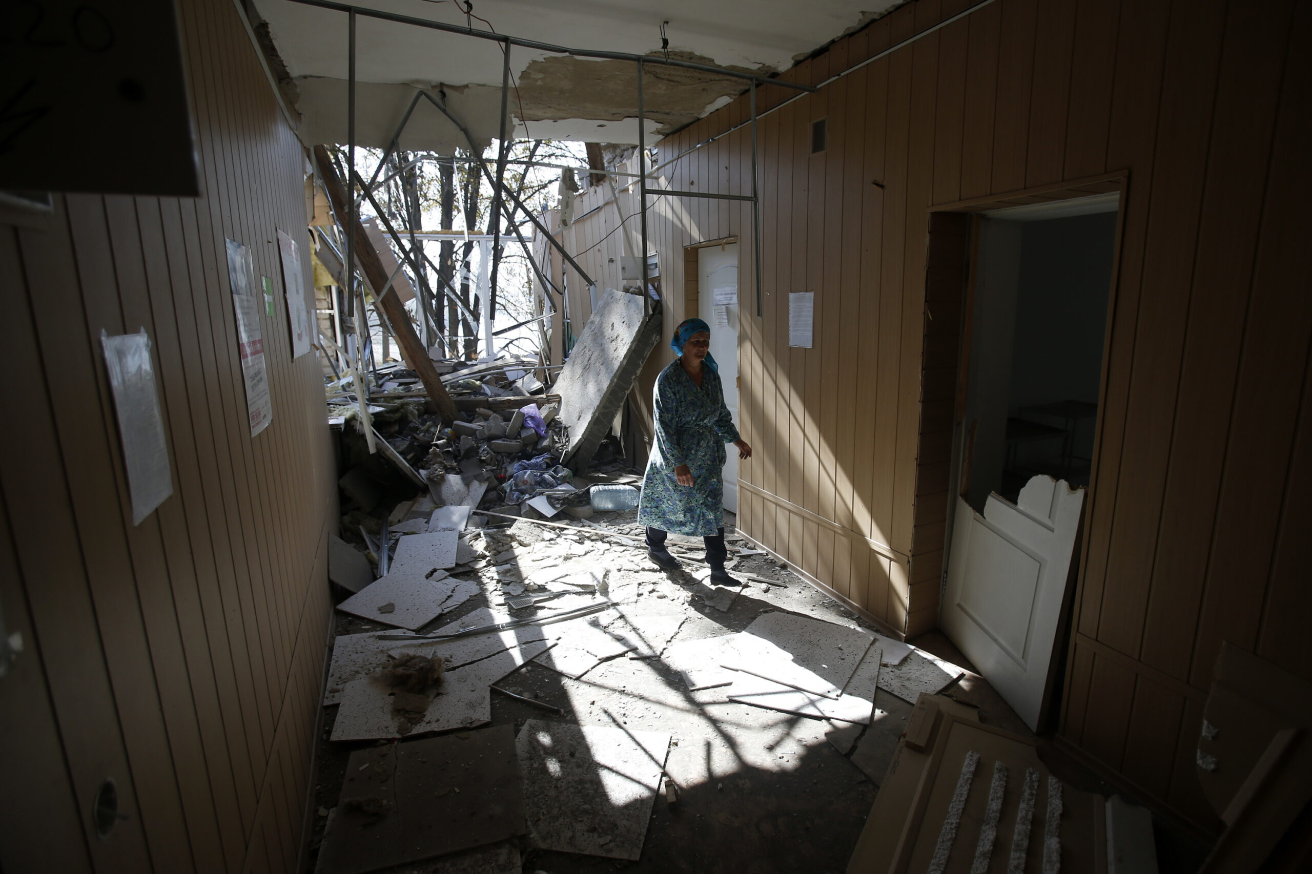 Ukraine village hopes for chance to rebuild