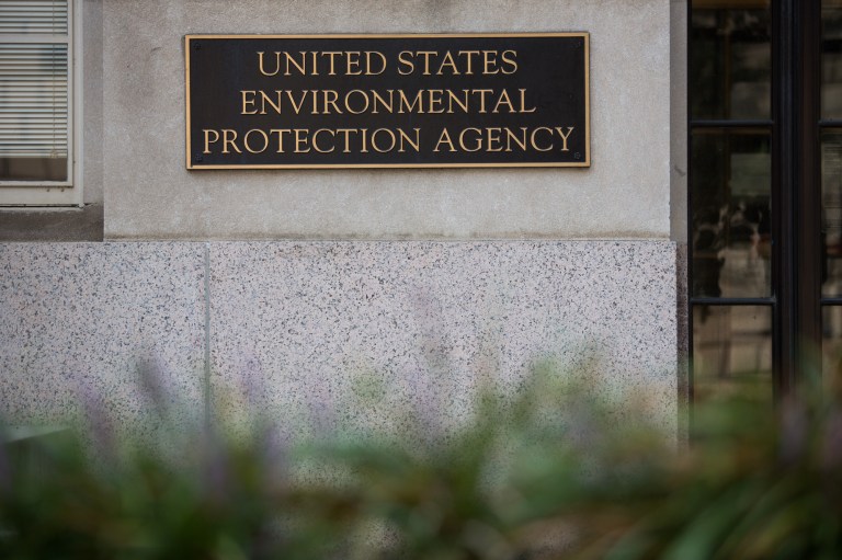 The Environmental Protection Agency still isn't training its employees on the rules or evaluating their effectiveness.