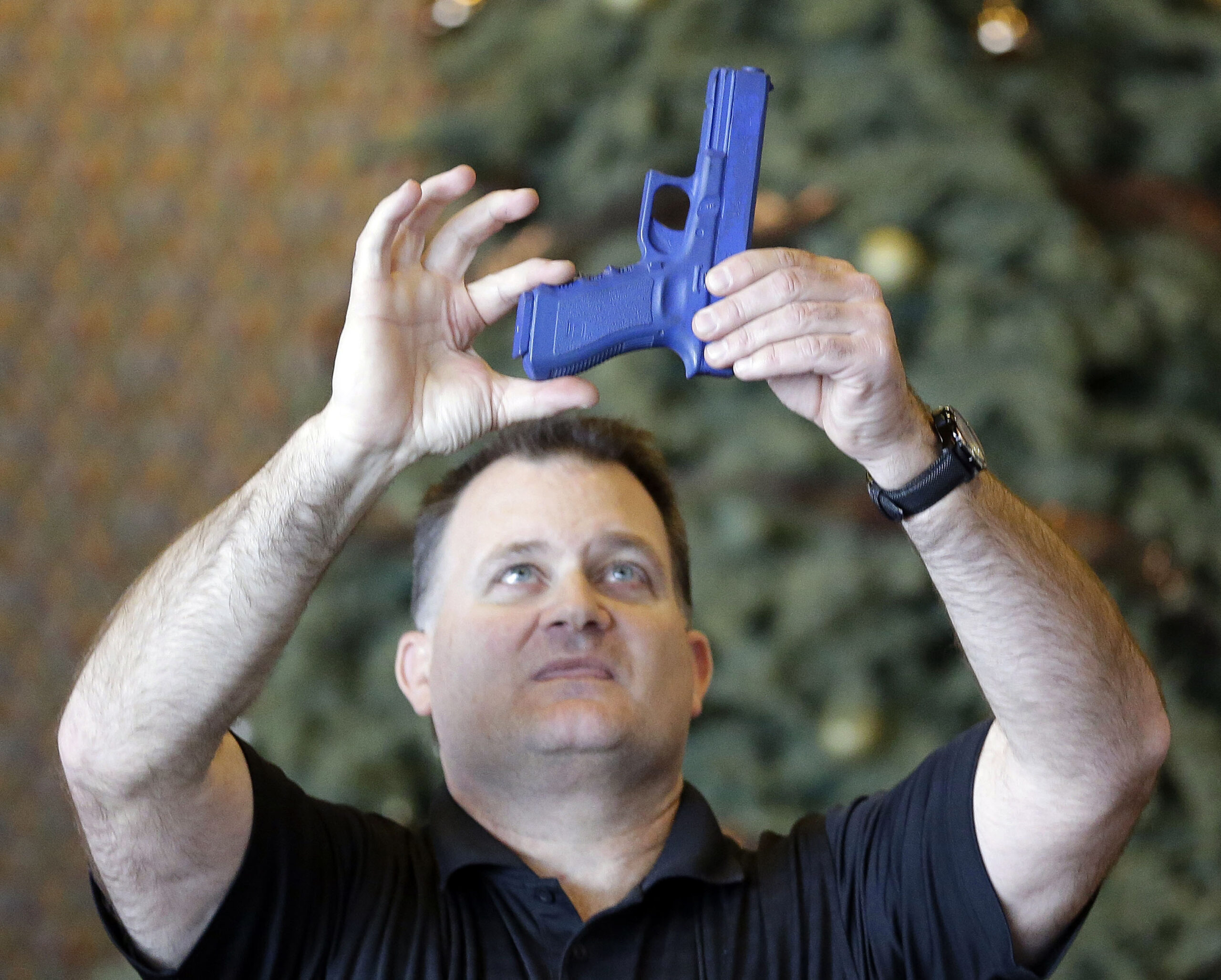 Maine bill would ban replica guns in schools