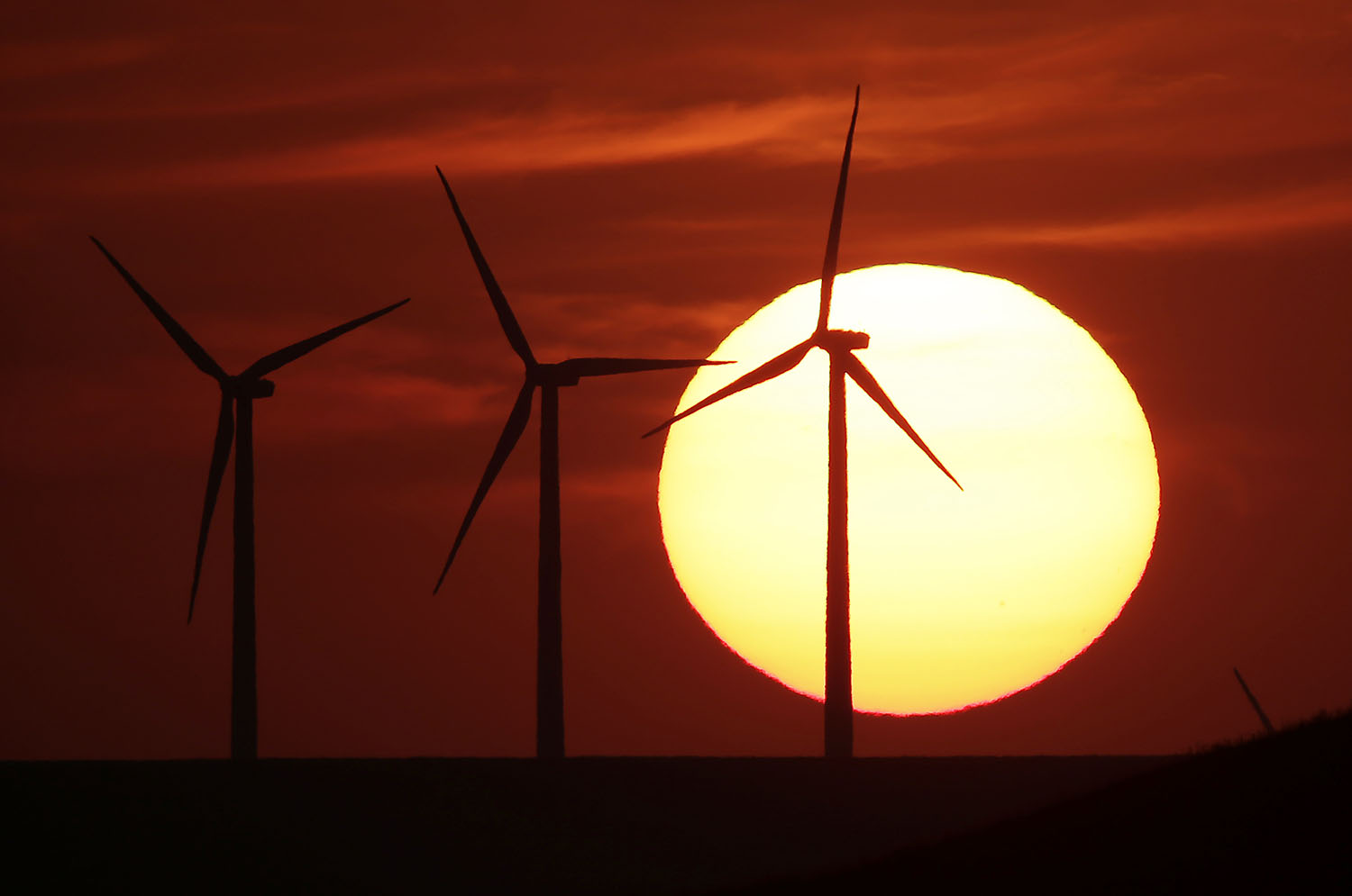 Trump’s ‘energy independence’ order expected to be pushed back another week