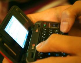 Study: Cell Phone Bans Don’t Lower Car Wreck Stats