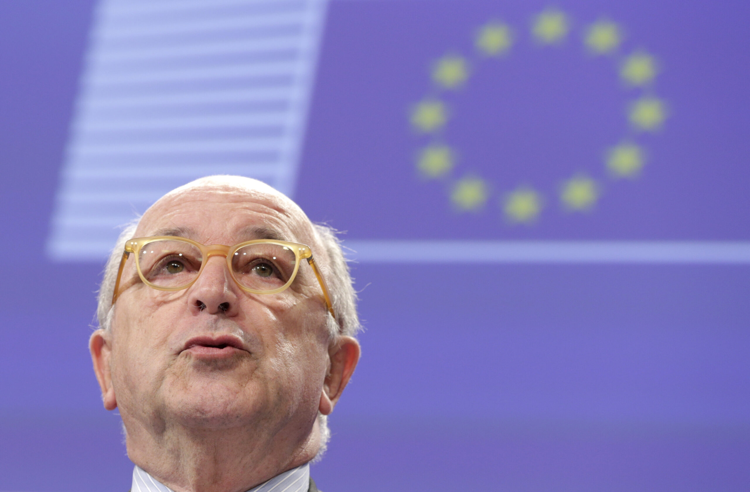 EU broadens corporate tax crackdown to Amazon