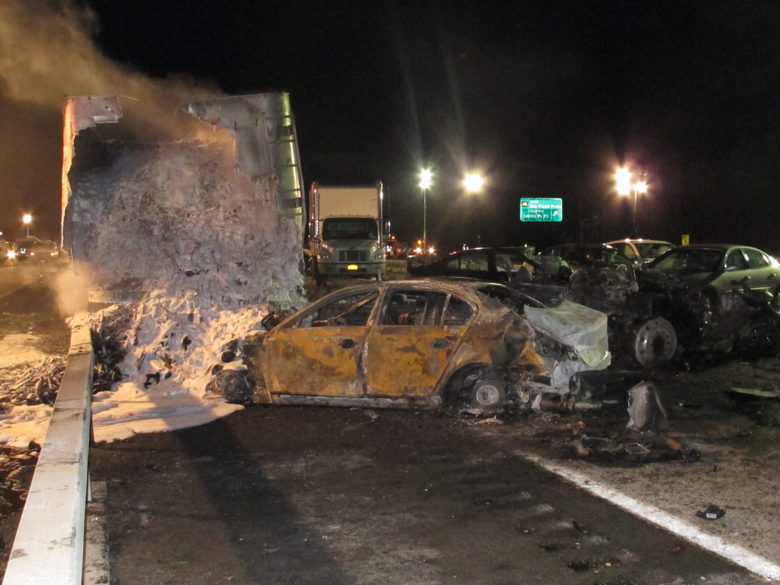 All lanes reopen on NY road after auto crashes