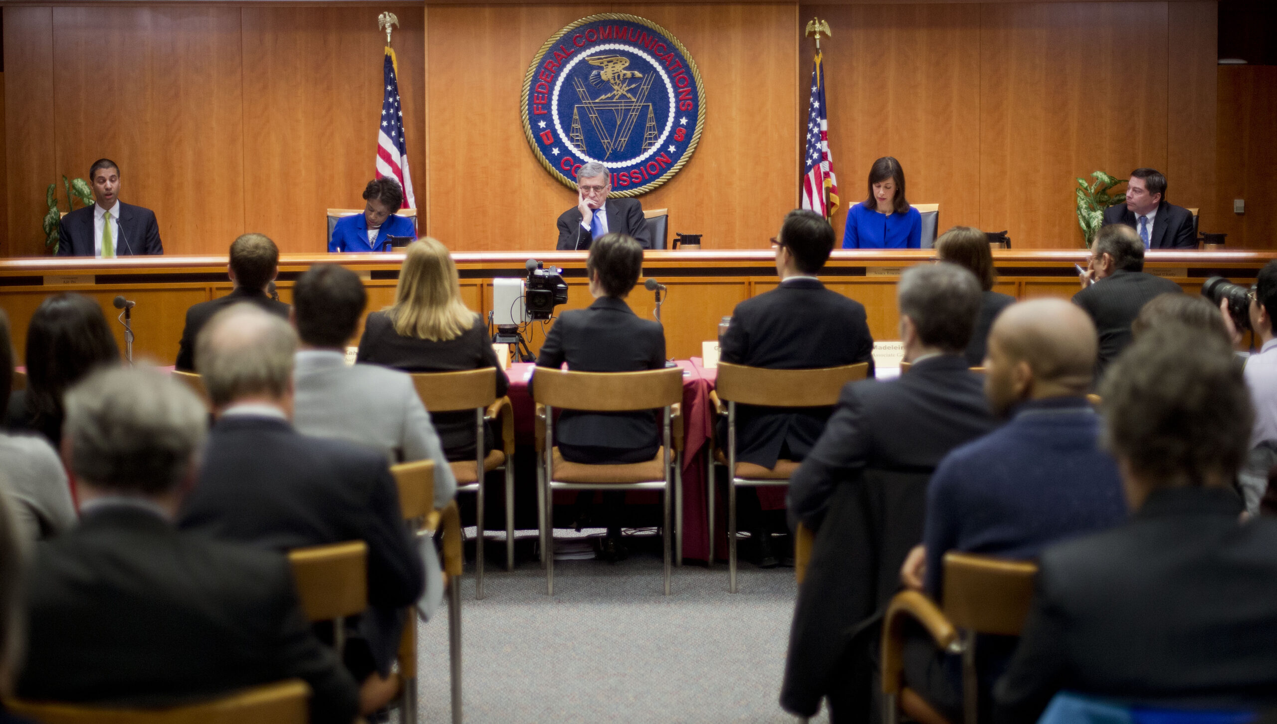FCC’s privacy plan draws scorn from thousands