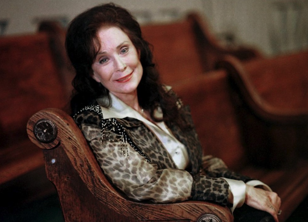 ‘Coal Miner’s Daughter’ Loretta Lynn dead at 90