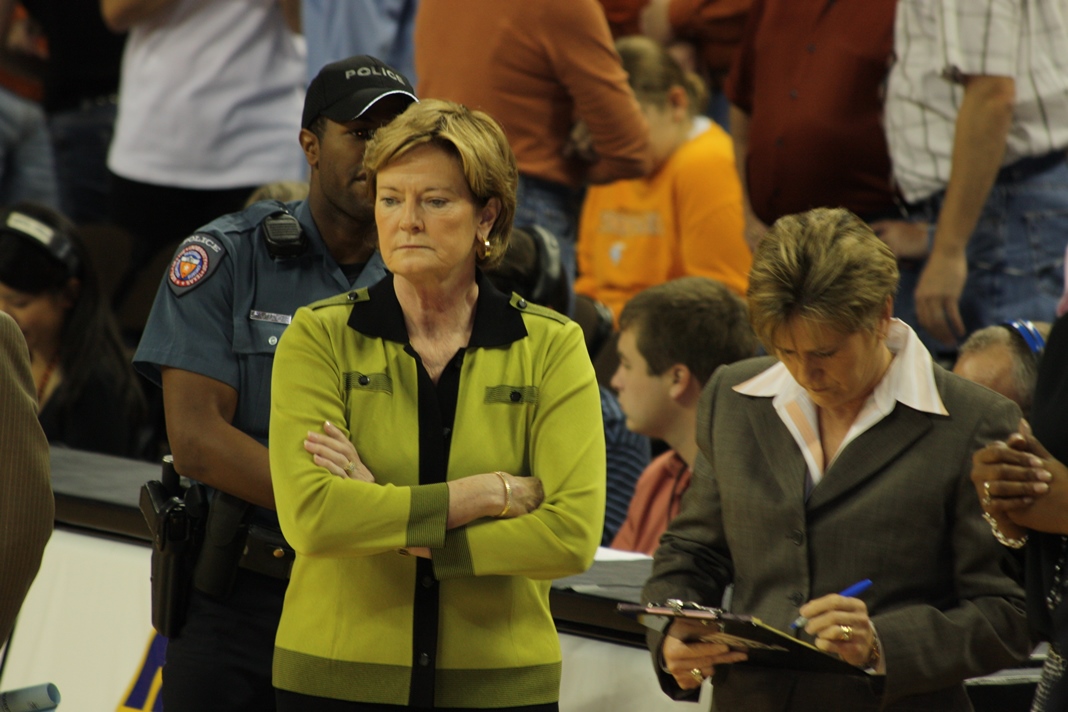 Pat Summitt, Most Victorious Women’s Coach in College Hoops, Dies