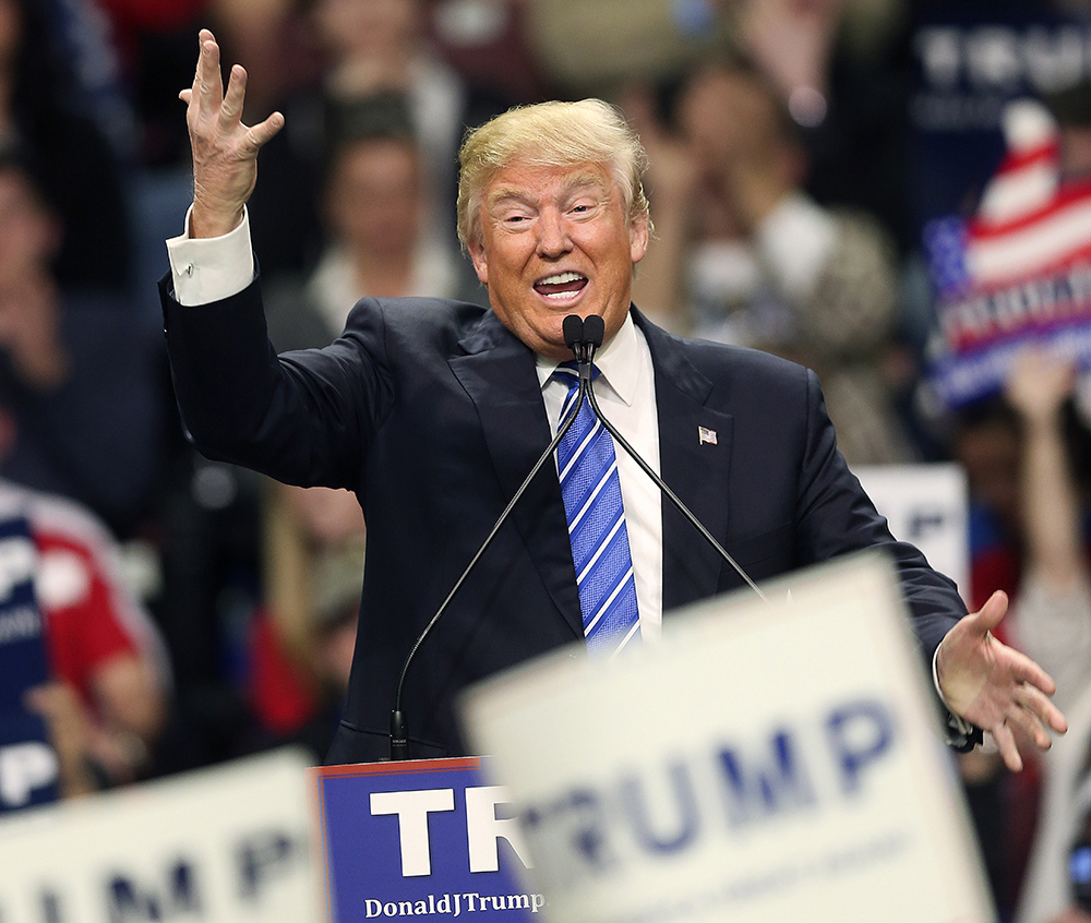 Super PACs seek to damage Trump ahead of N.H. primary